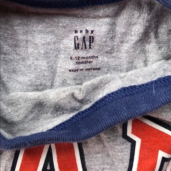 Gap | 6-12 Month | Long Sleeve T-Shirt - Picture 2 of 2